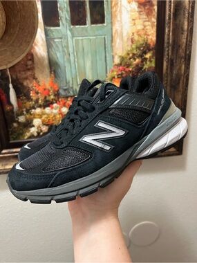 New Balance Womens 990v5 Made in USA Running Shoes